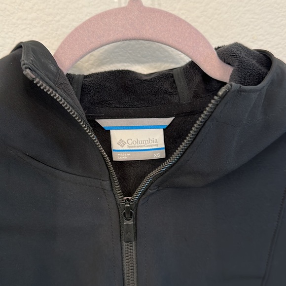 Columbia Rain Coat - Picture 4 of 8